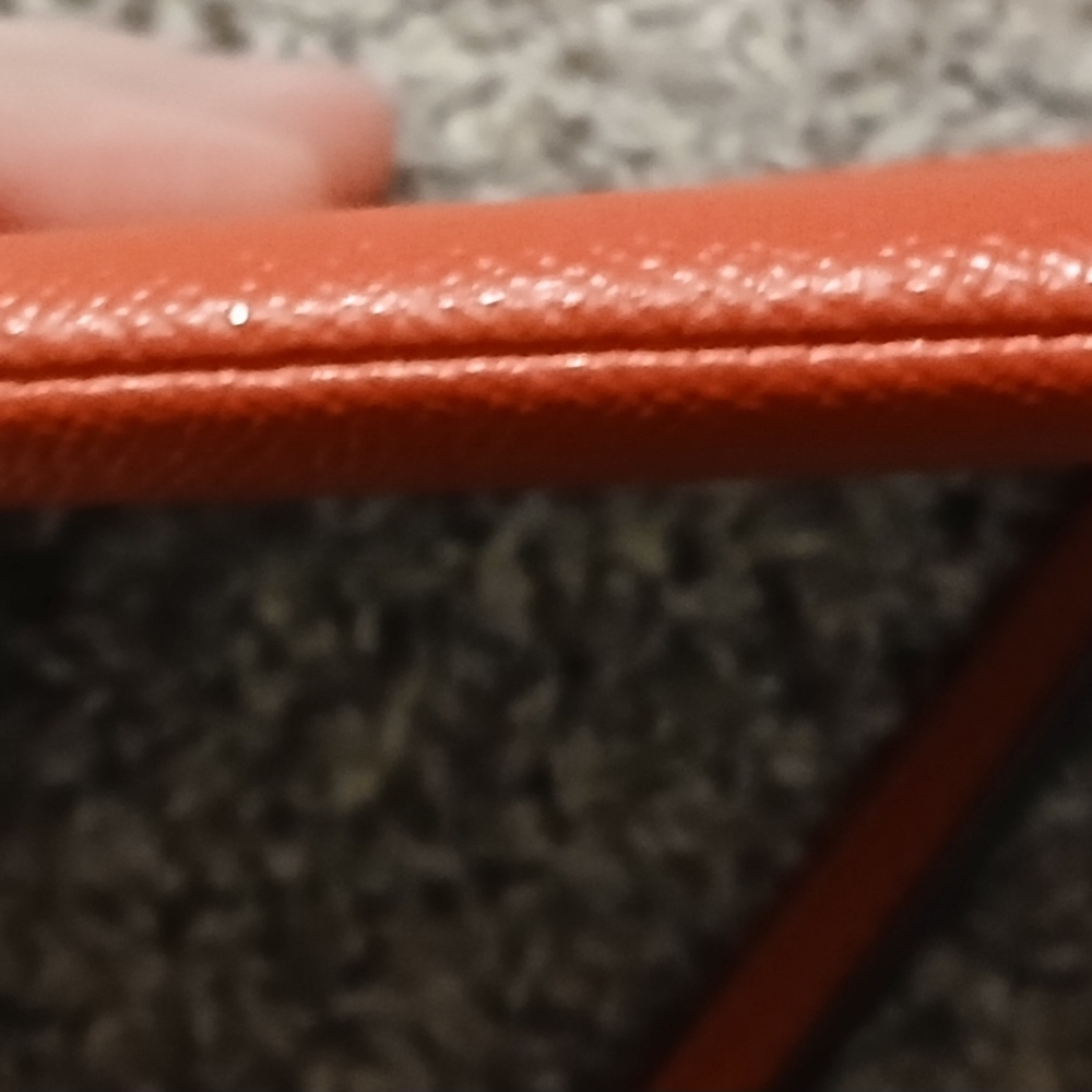 ❤️ Coach Red Leather Wristlet | Classic Zip Pouch | Timeless & Chic ❤️ - Picture 6 of 8